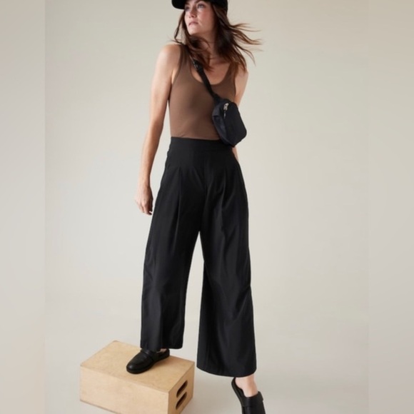 Athleta Brooklyn Heights Pants Black 14 / P Petite Wide Leg Pleated Lightweight - Picture 1 of 16